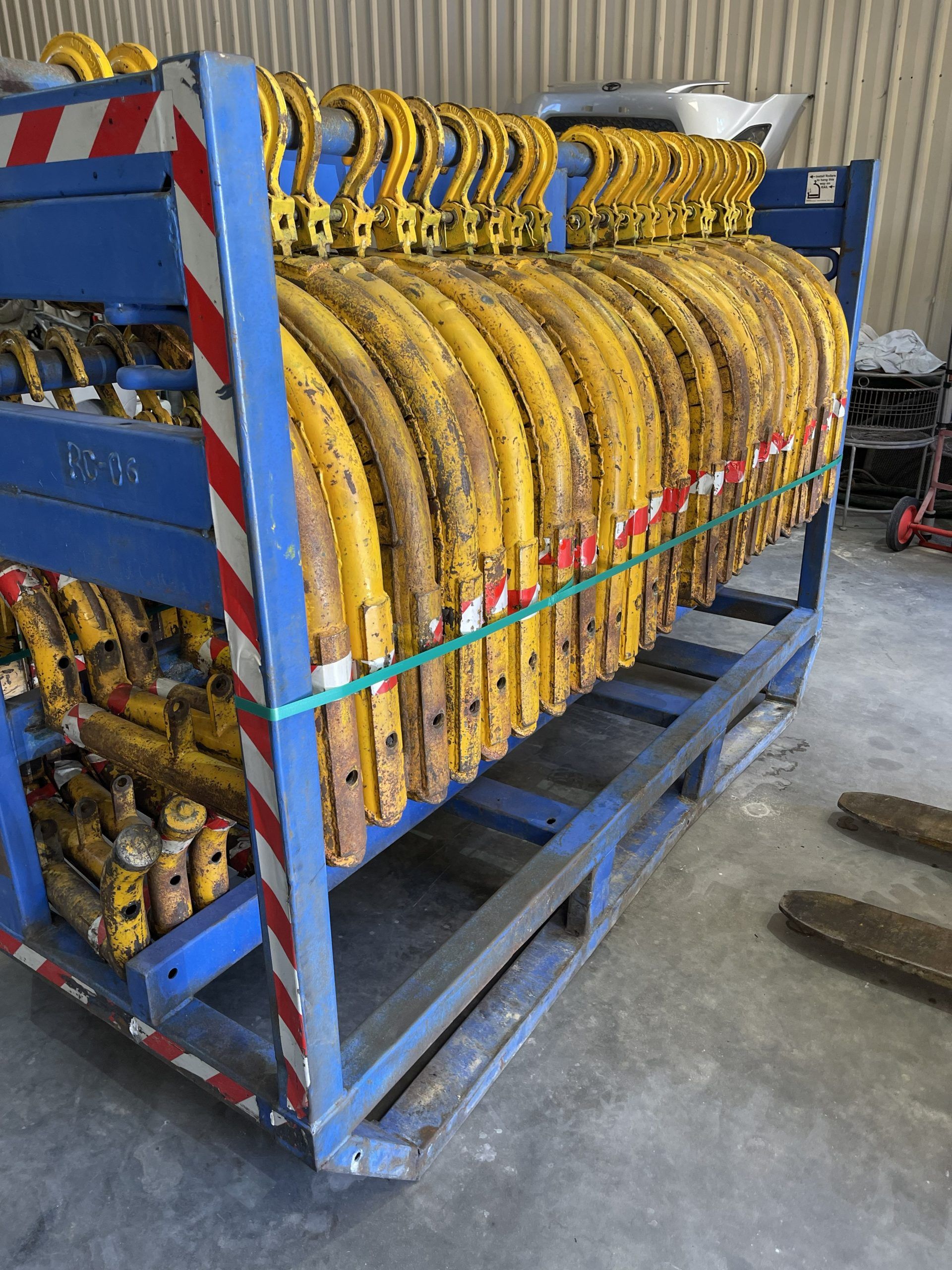 Before photo blasting with Crushed Glass 50/100 mesh size